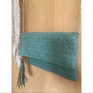 ✨NWOT✨ Urban Expressions Woven Vegan Leather Chain Strap Crossbody